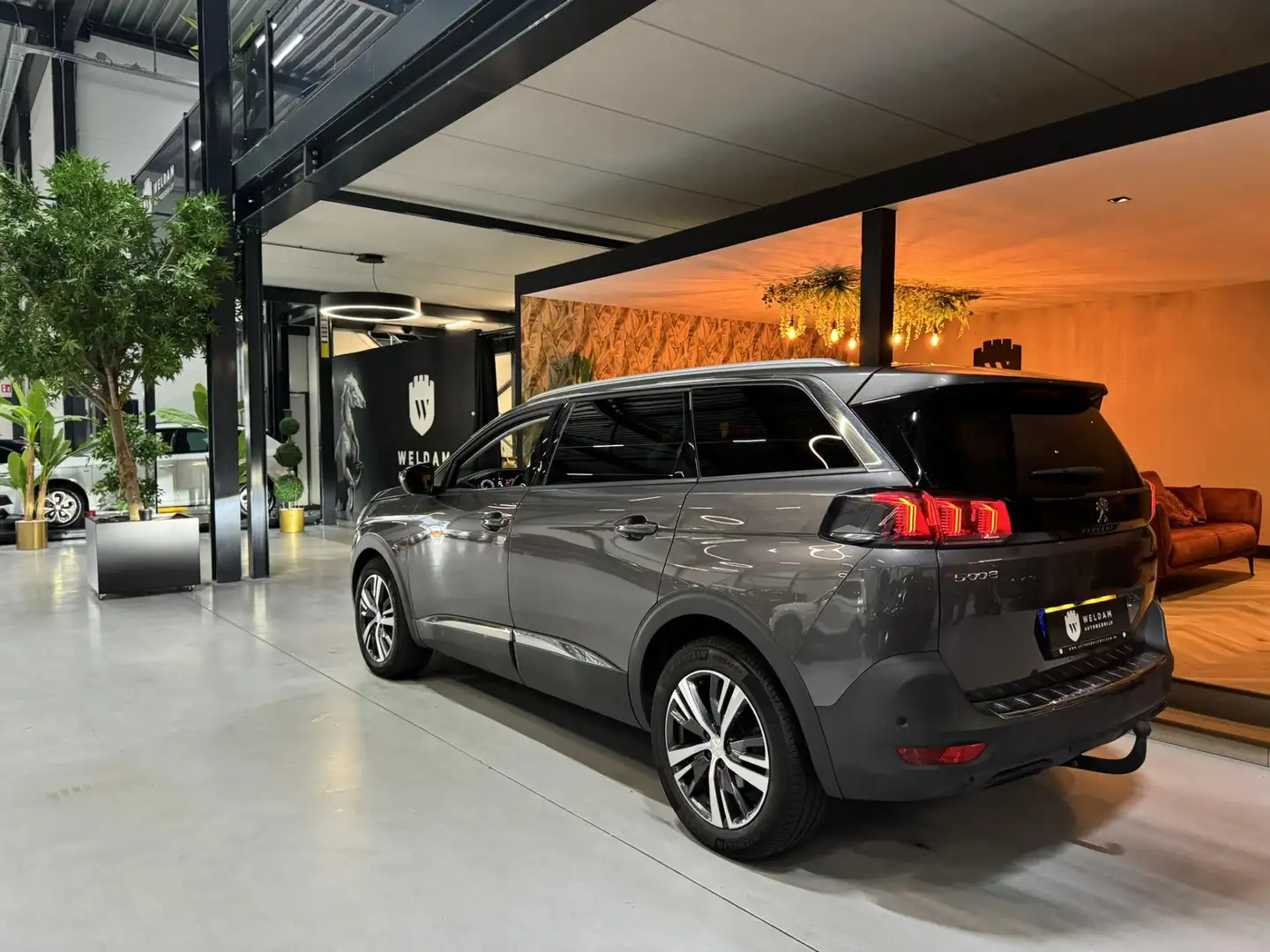Peugeot 5008 1.2 PureTech Blue Lease Allure 7P. NAP Garantie Tr Grijs - 2