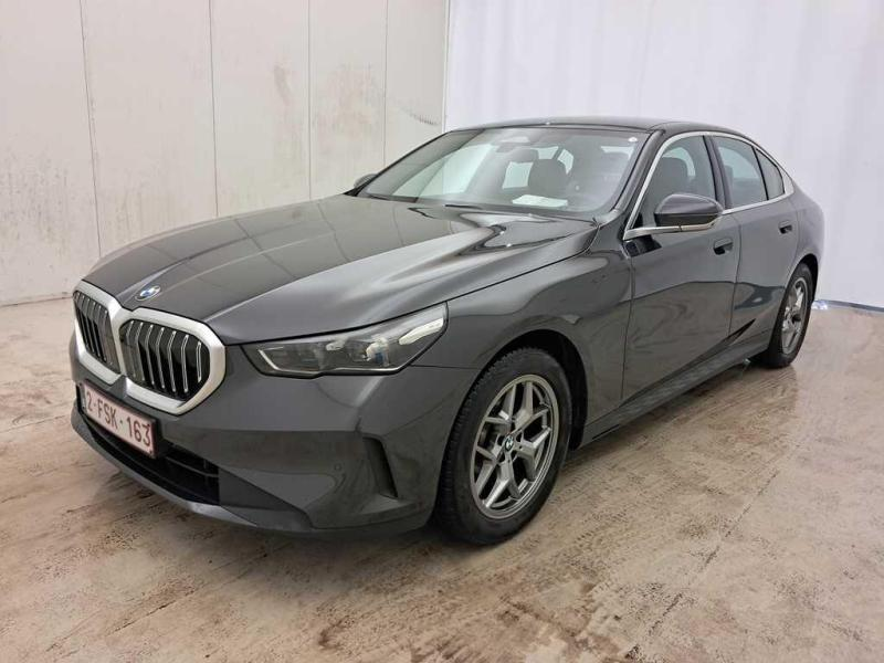 BMW 520 NEW MODEL - LEATHER - NAVI - LED
