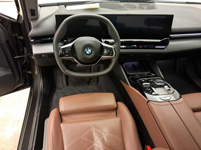 BMW 520 NEW MODEL - LEATHER - NAVI - LED — photo 5