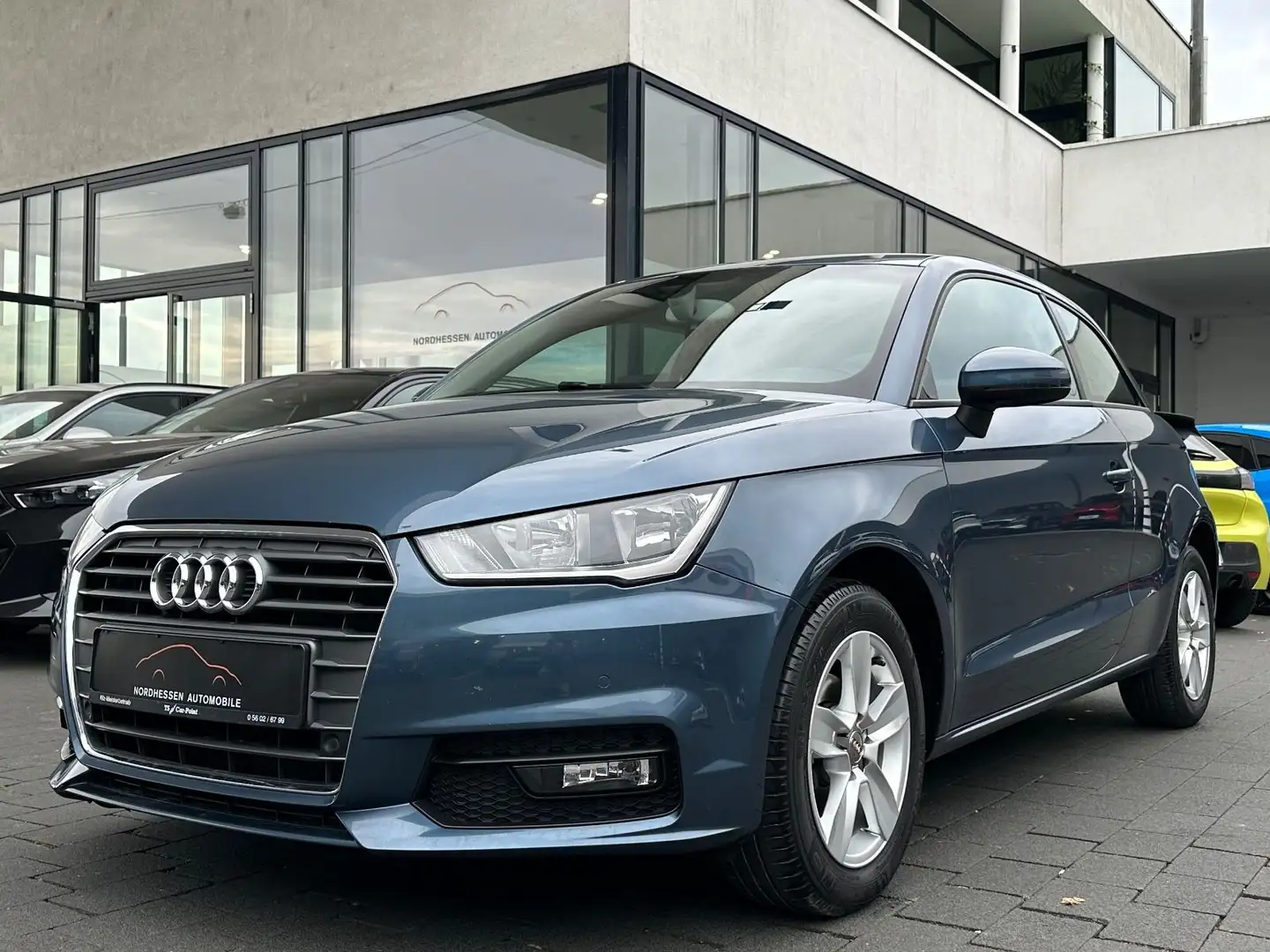 Audi A1 1.0 TFSI | Einparkhilfe | Sitzheizung | Klima Blauw - 1