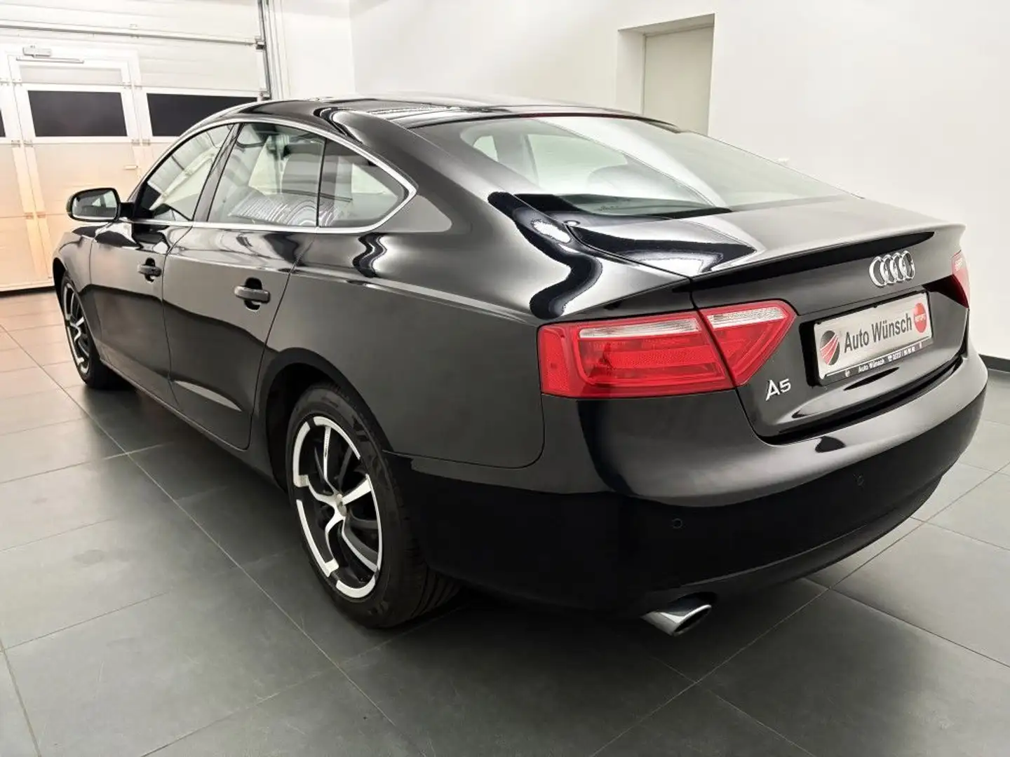 Audi A5 1.8 TFSI Sportback Tempomat / PDC / Si-Hzg./ 17`LM Schwarz - 2
