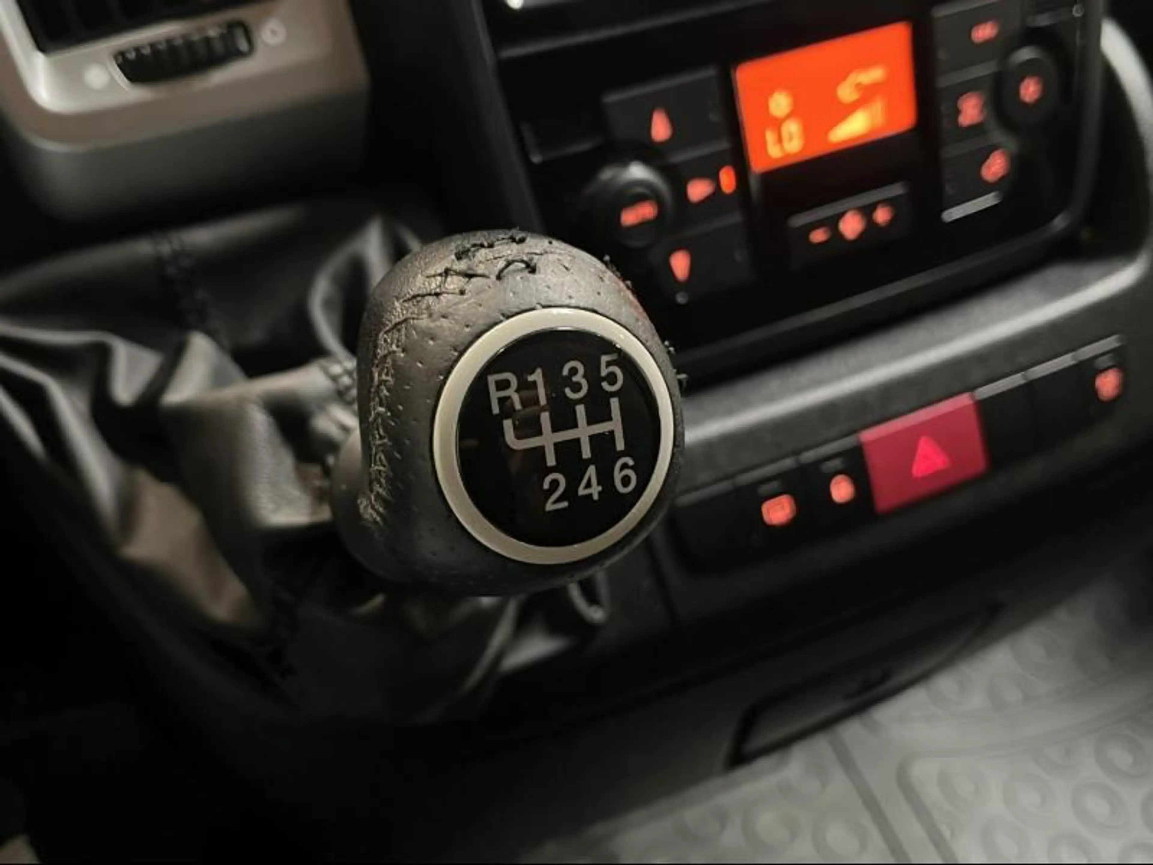 Peugeot Boxer L3H2 140 PK — photo 14