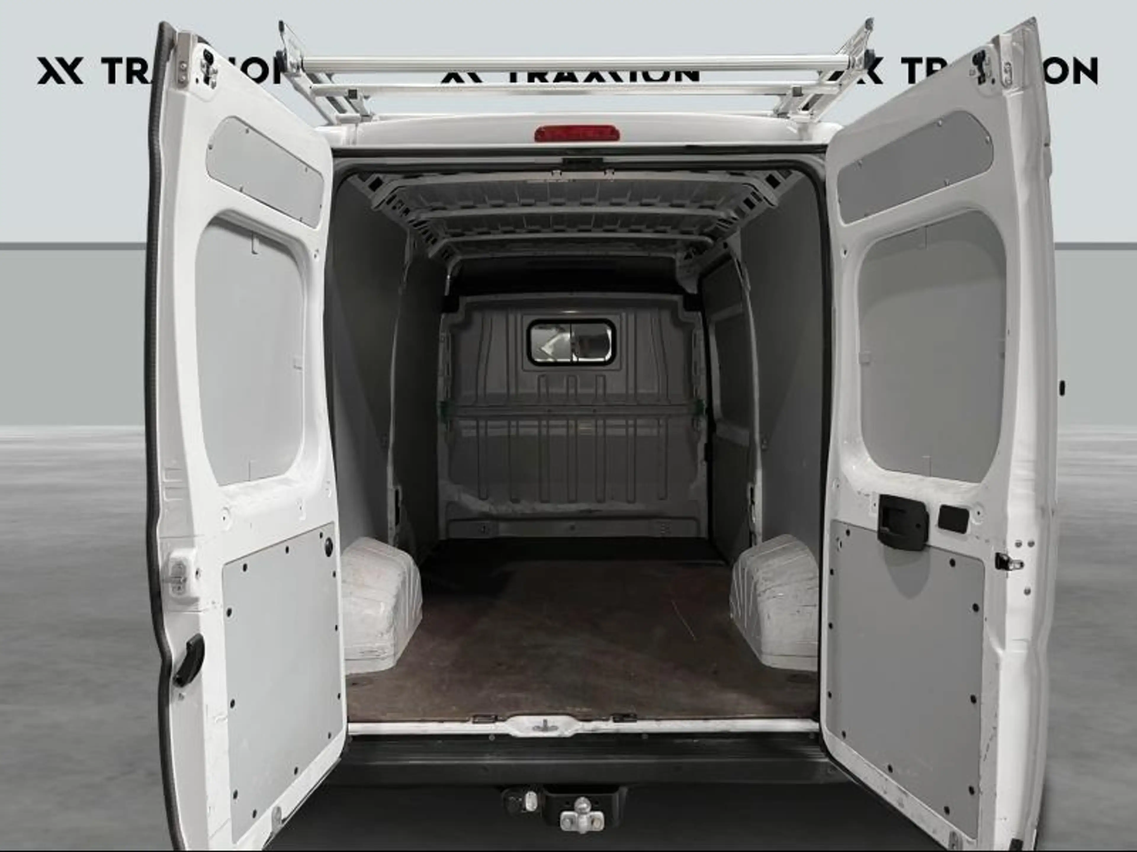 Peugeot Boxer L3H2 140 PK — photo 10