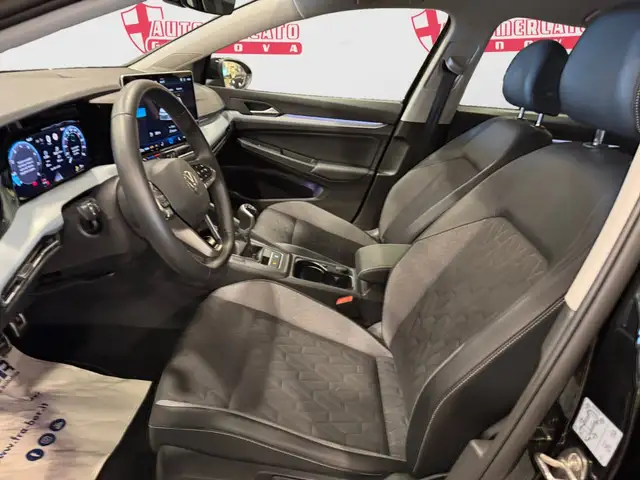 Volkswagen Golf view 8