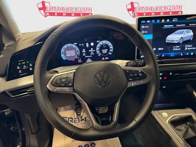Volkswagen Golf view 11