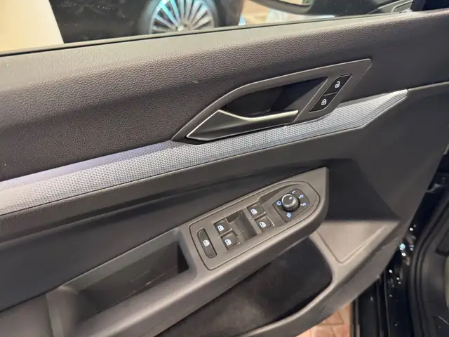 Volkswagen Golf view 9