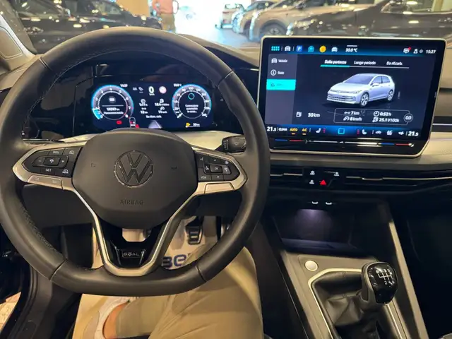 Volkswagen Golf view 13