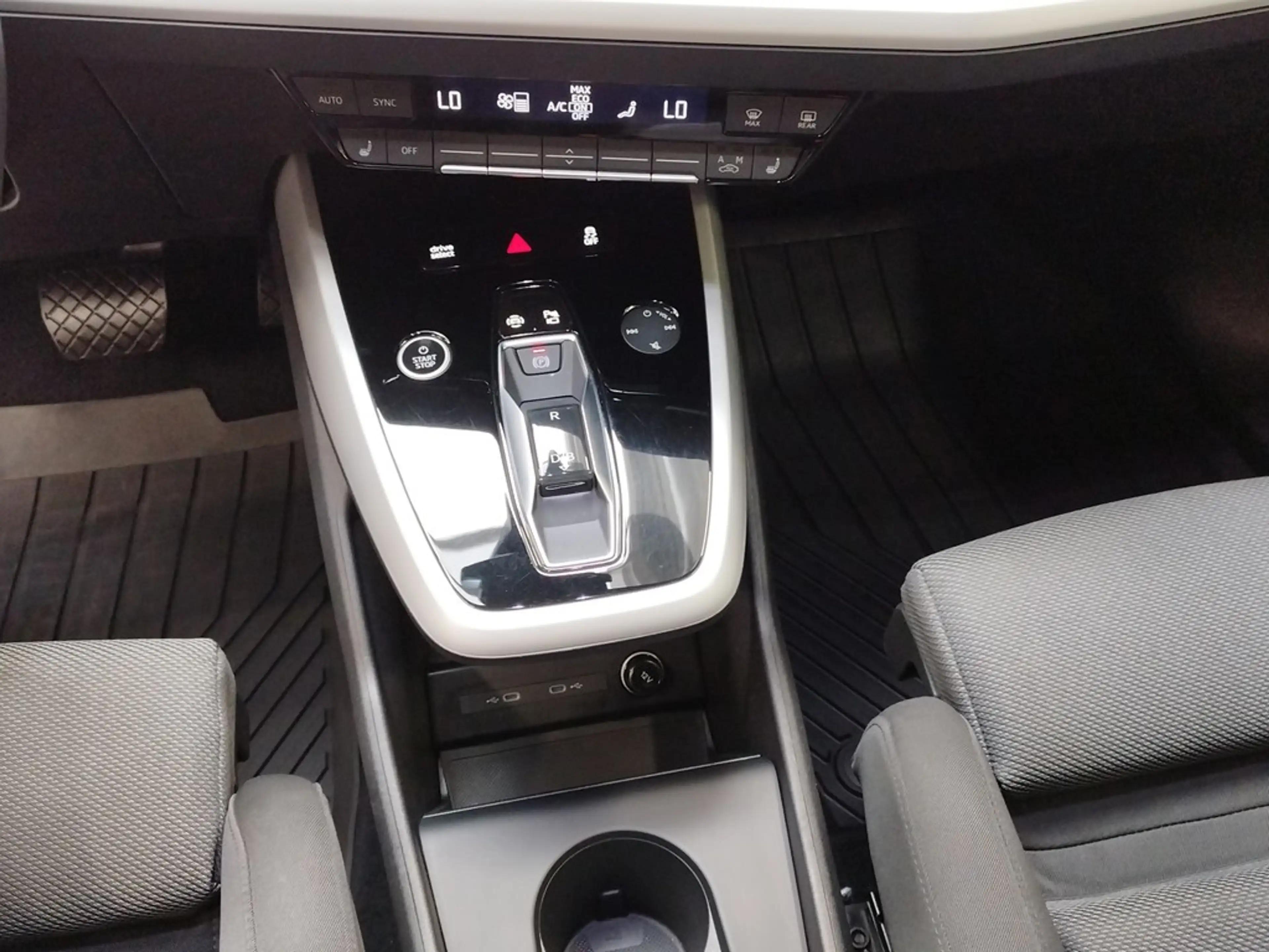 Audi e-tron S line MMI Navi plus — photo 14