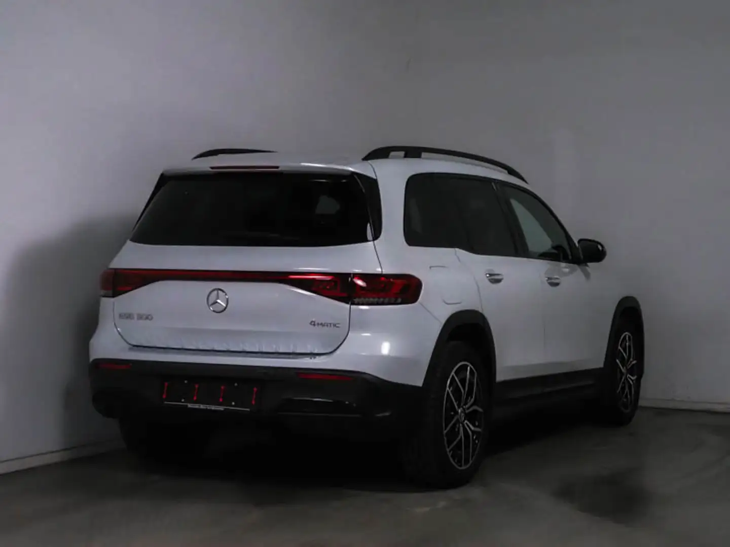 Mercedes-Benz EQB 300 4M AMG/Night/19"/LED/Pano-SD/Burmester/ Weiß - 2