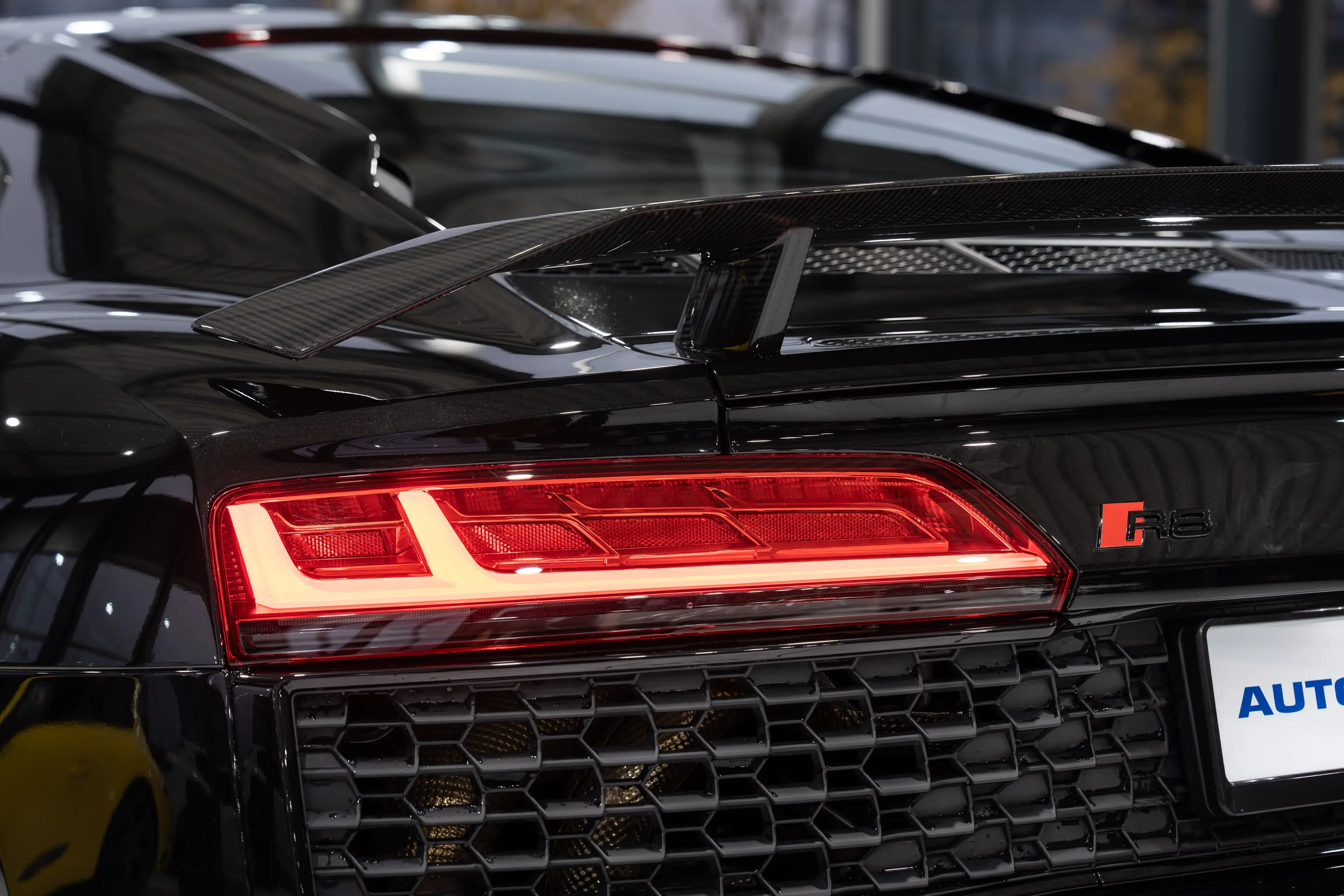 Audi R8 Coupe Perf.*CARBON-PAKET*SCHALENSITZE*KERAMIK — photo 12