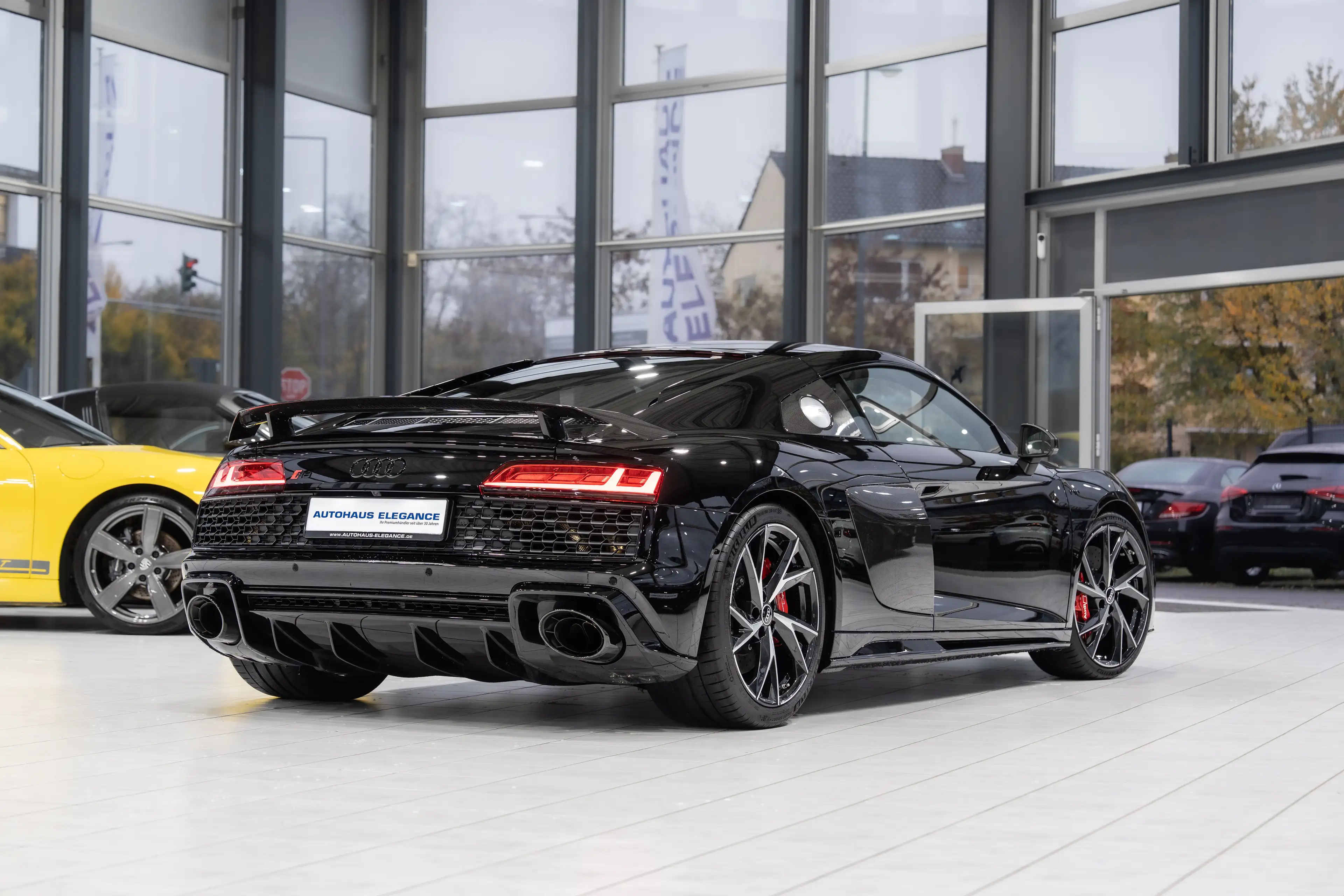 Audi R8 Coupe Perf.*CARBON-PAKET*SCHALENSITZE*KERAMIK — photo 4