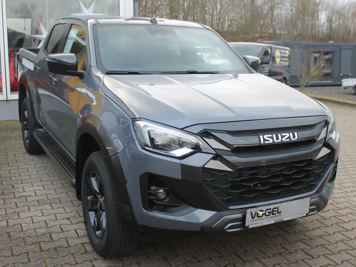 Isuzu D-Max Double Cab 4WD Autm. V-Cross Grün - 1