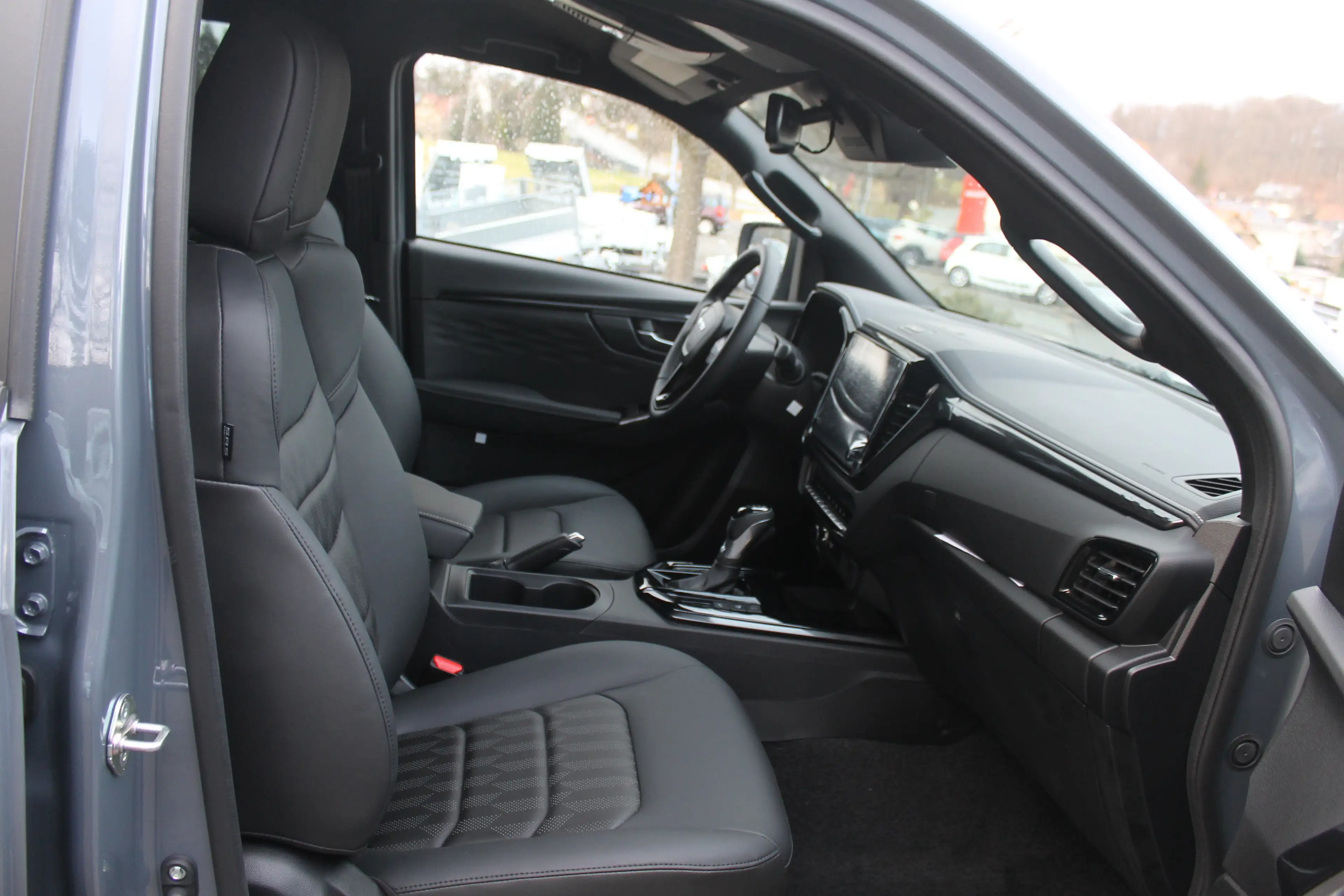 Isuzu D-Max Double Cab 4WD Autm. V-Cross — photo 7