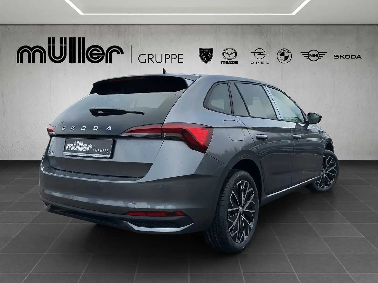 Skoda Scala Tour 1.0 TSI DSG Gris - 2