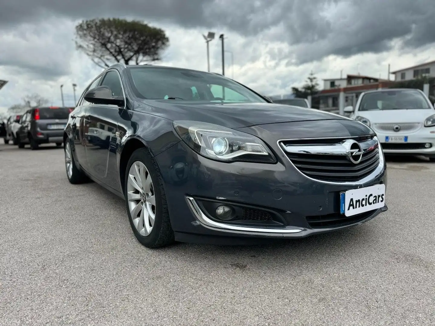 Opel Insignia 2.0 CDTI 170CV Sports Tourer aut. Cosmo Gris - 2