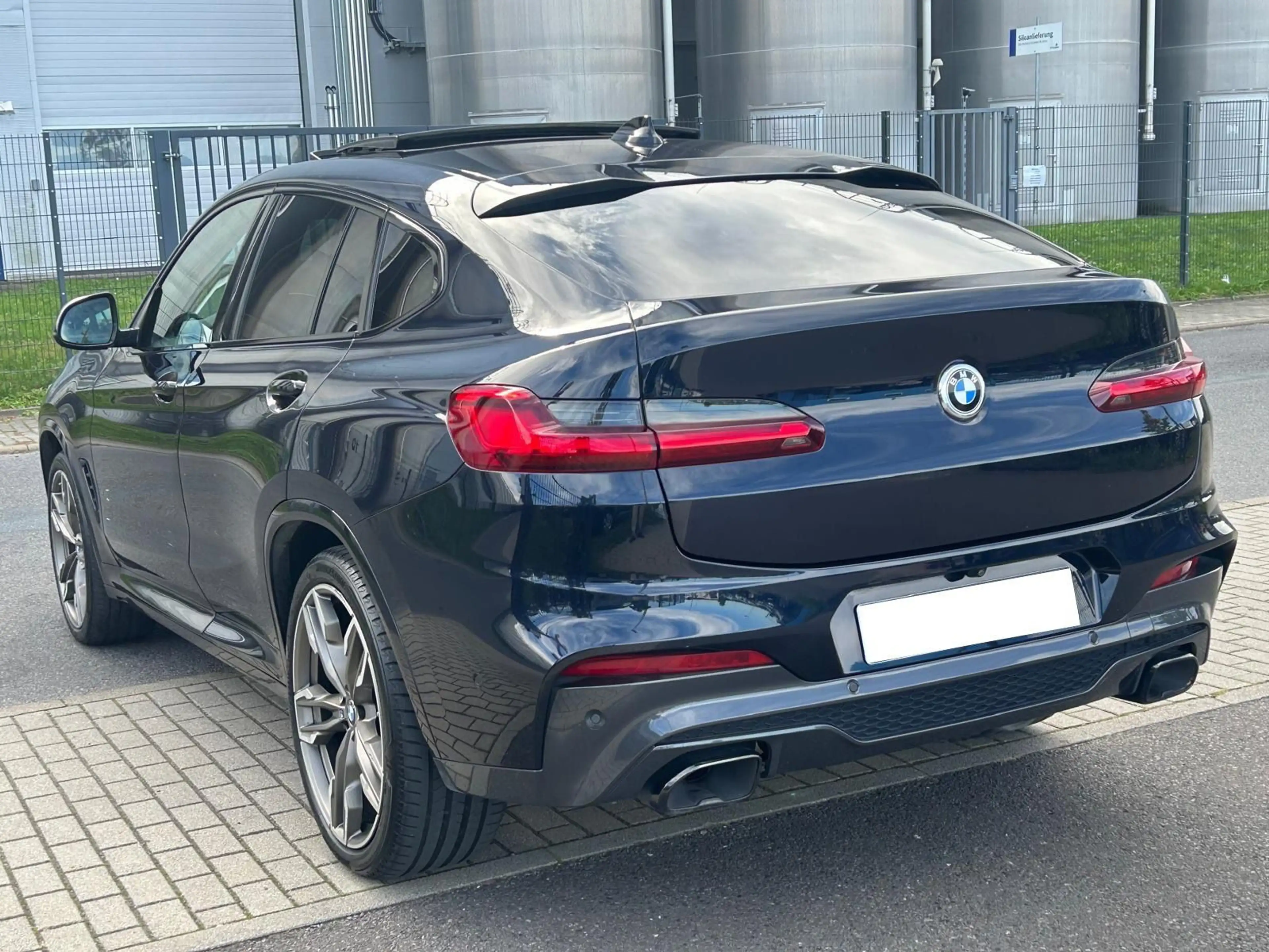 BMW X4 M40 d Pano Black Display Key Gestiks. AHK 21" — photo 3