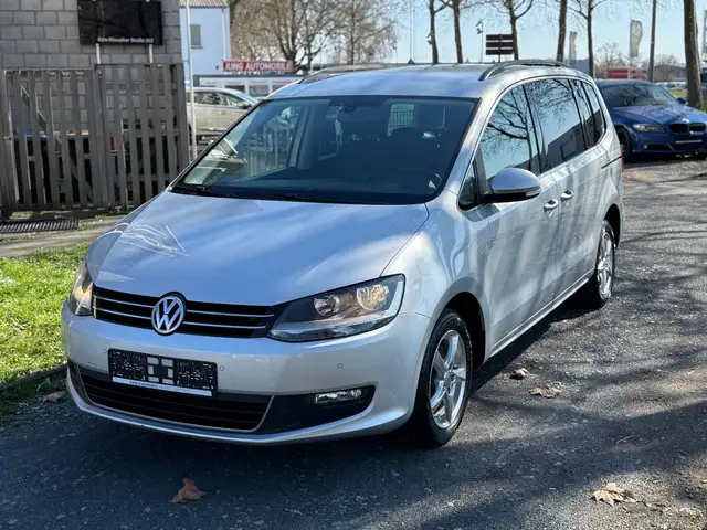 Volkswagen Sharan Comfortline BMT DSG / 7.Sitze / Navi