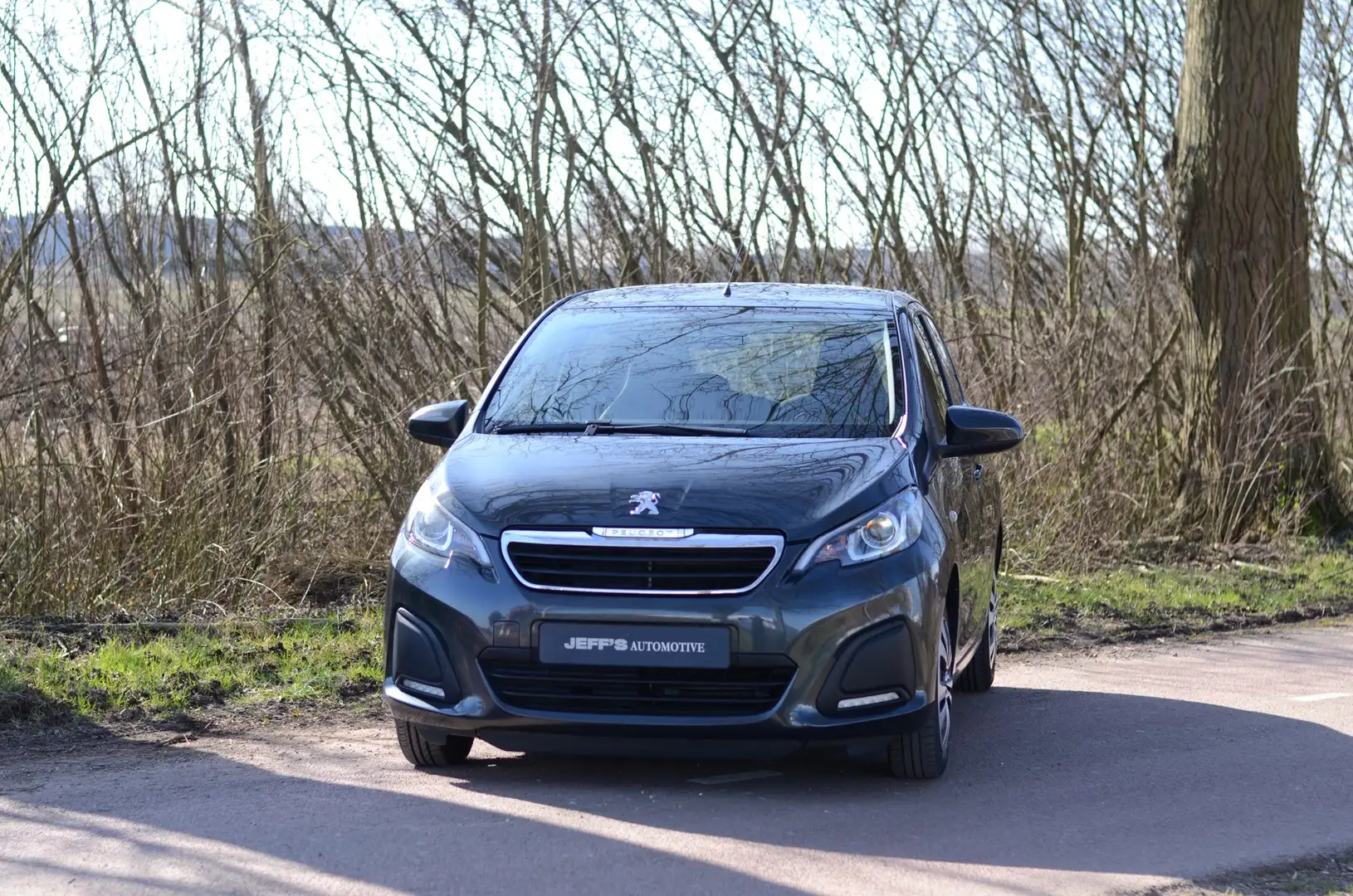 Peugeot 108 1.0 e-VTi Envy Gris - 1