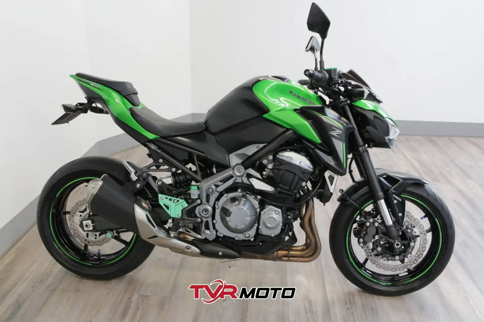 Kawasaki 900 Z 900 my17 bijela - 1