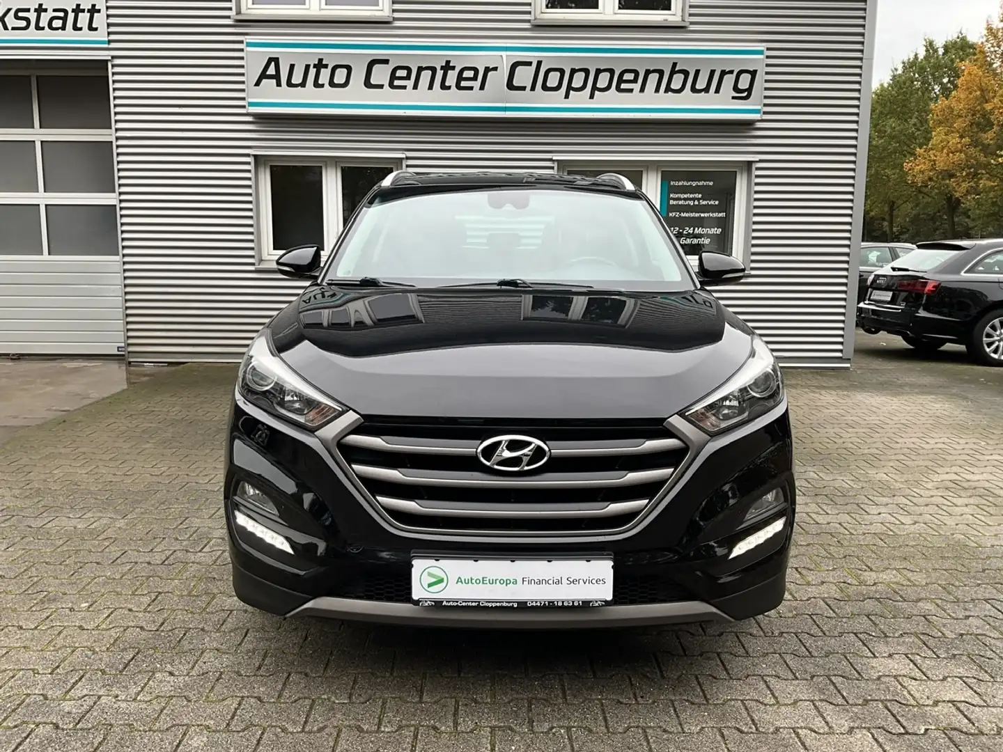 Hyundai TUCSON 2,0 CRDi 4WD Automatik "Intro Edition" Schwarz - 2