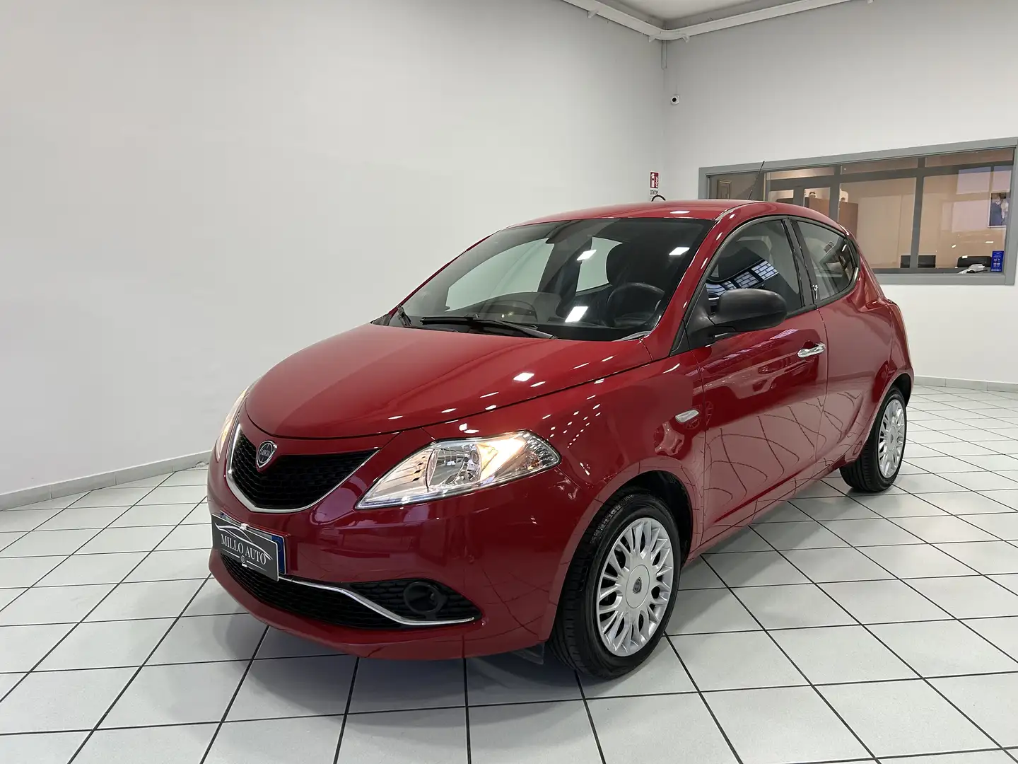 Lancia Ypsilon 1.2 8v Elefantino c/clima ecochic Gpl 69cv - 2