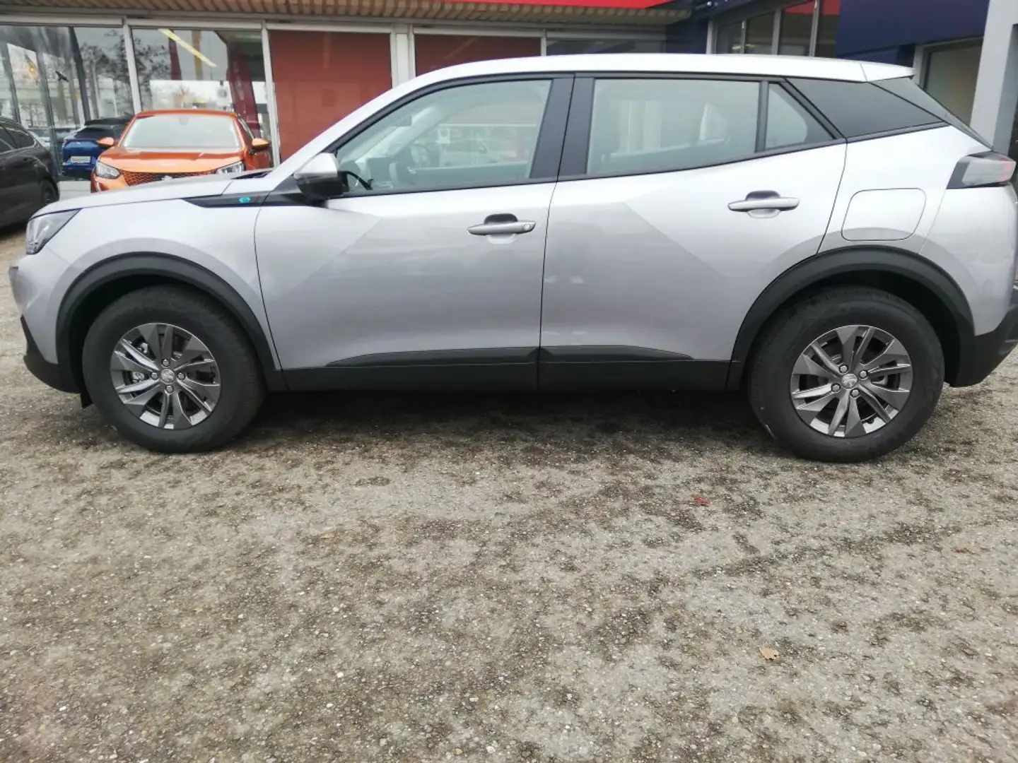 Peugeot 2008 Elektro Active Silber - 2