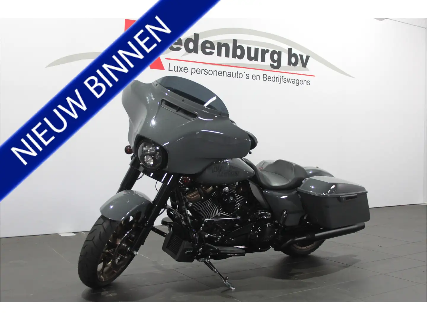 Harley-Davidson Street Glide 117 FLHXST Special ST Šedá - 1