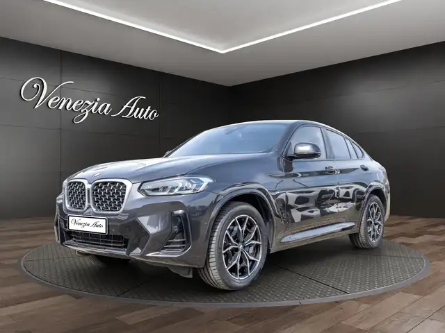 BMW X4 main image
