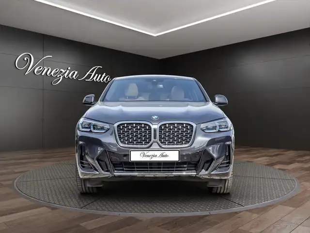 BMW X4 view 2