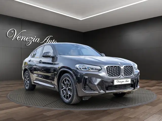 BMW X4 view 12