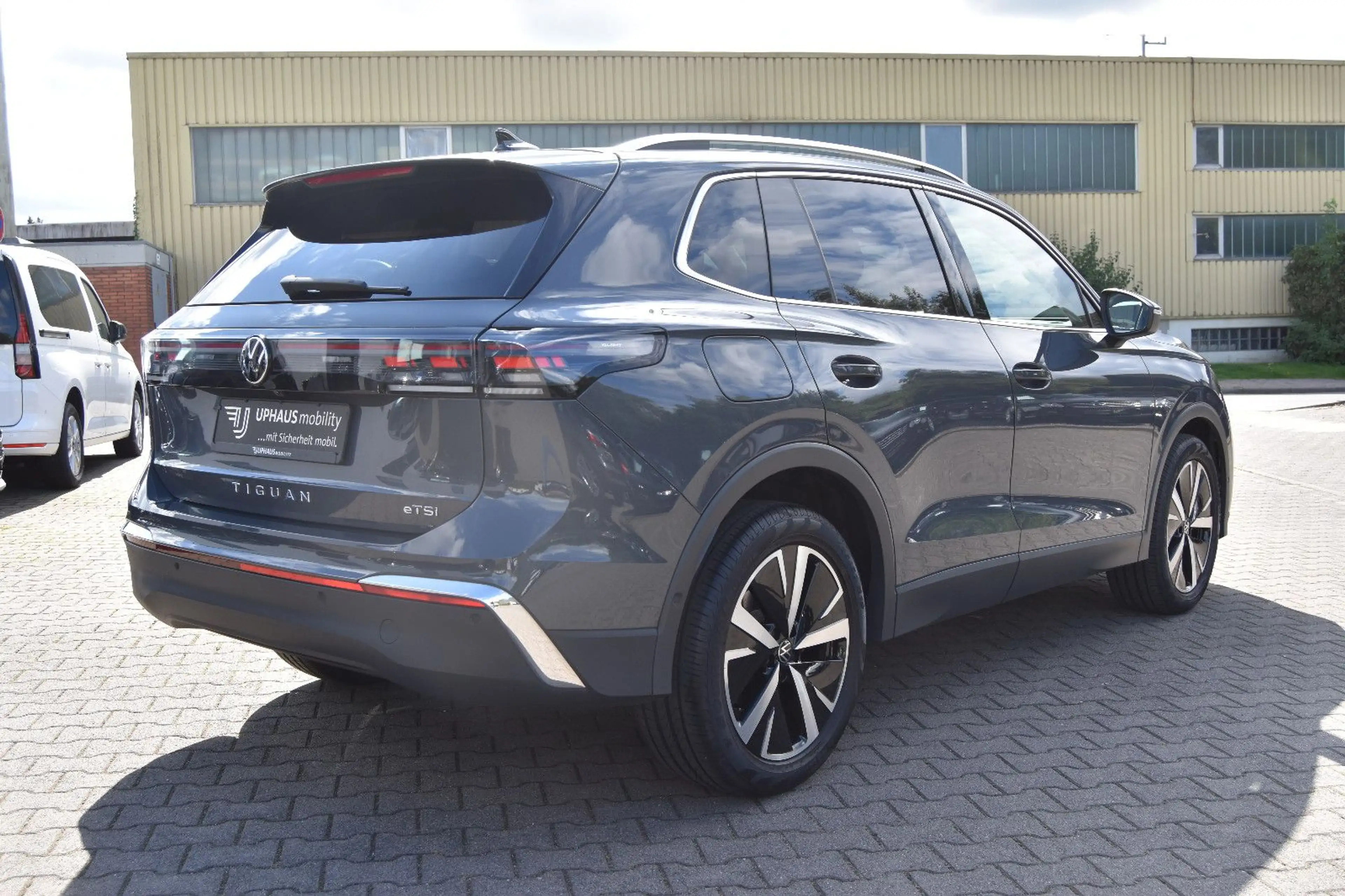 Volkswagen Tiguan 1.5 eTSI Elegance/AHK/360°Kamera/el.Heckk — photo 5