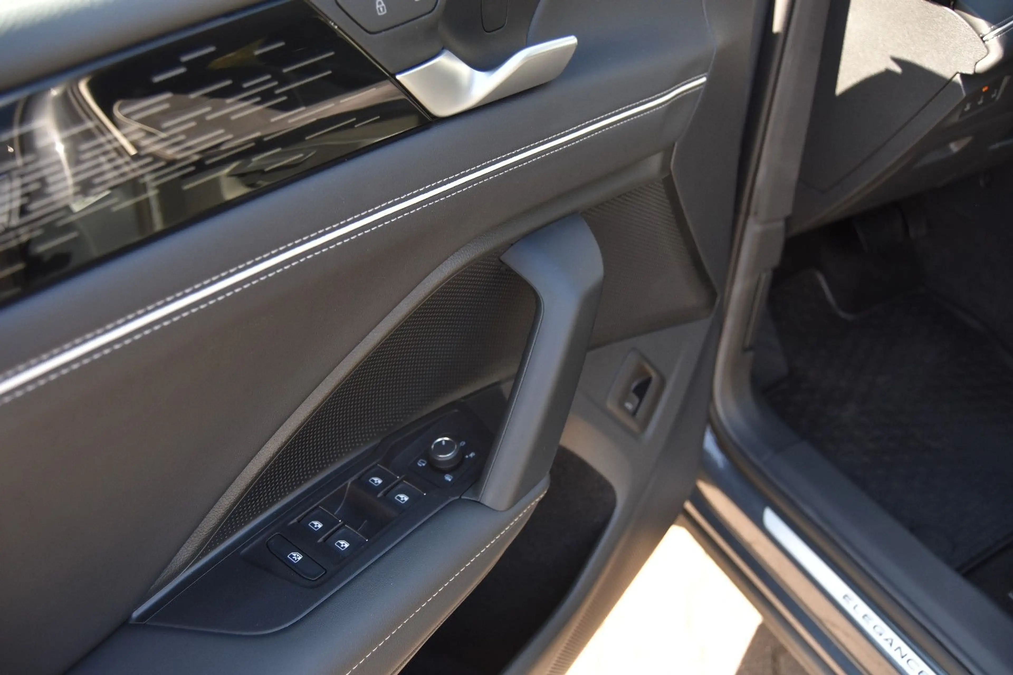 Volkswagen Tiguan 1.5 eTSI Elegance/AHK/360°Kamera/el.Heckk — photo 10