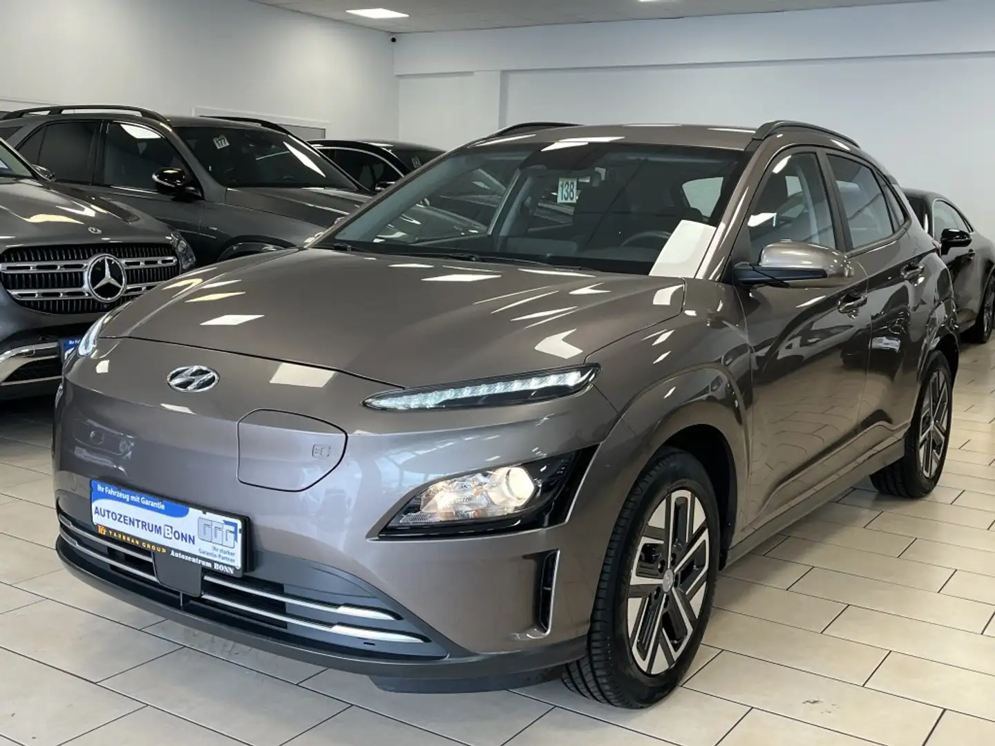 Hyundai KONA ACC*R.Cam*Winterp*CarPlay*Standheizung*DAB Gris - 1