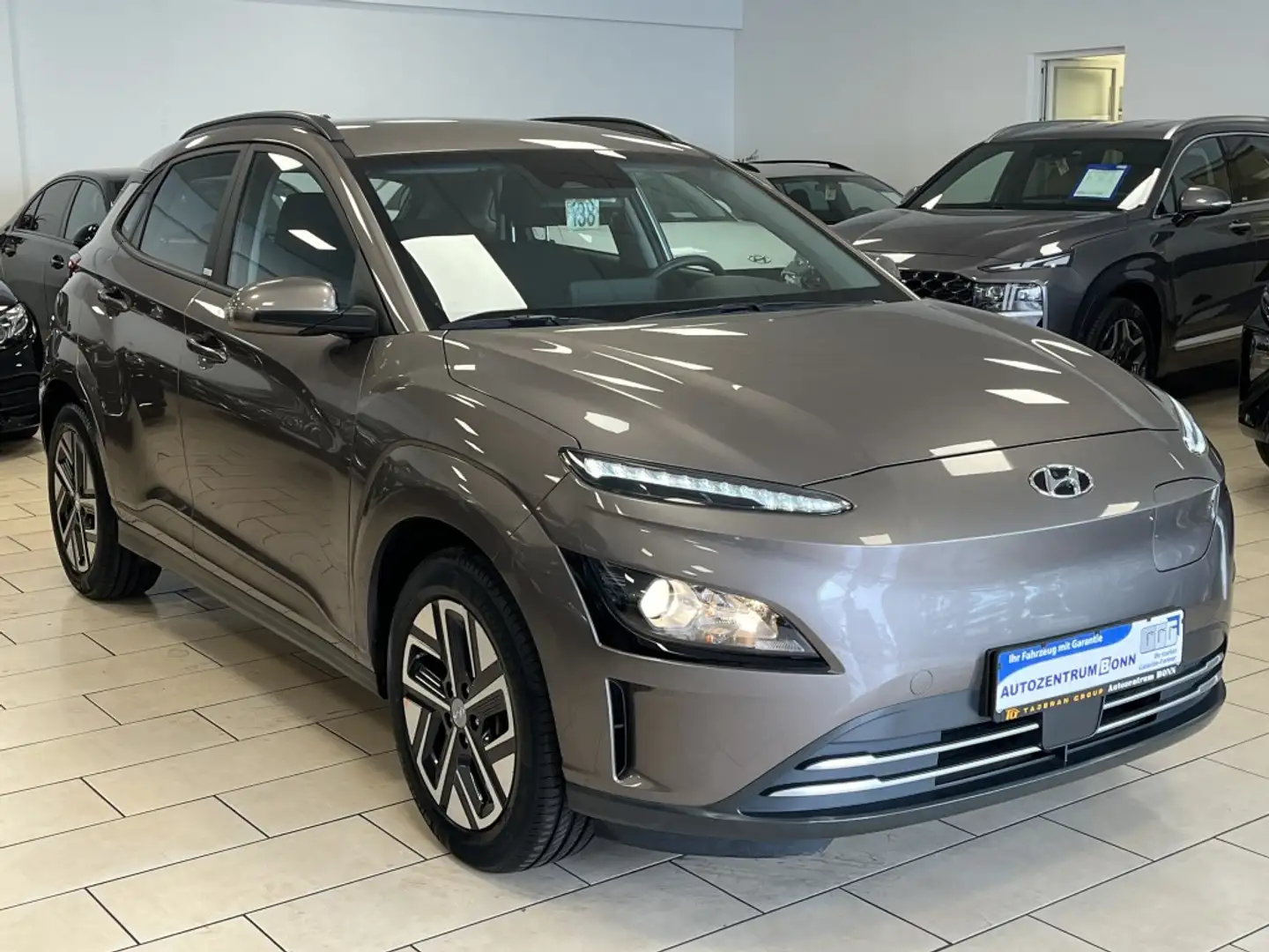 Hyundai KONA ACC*R.Cam*Winterp*CarPlay*Standheizung*DAB Gris - 2