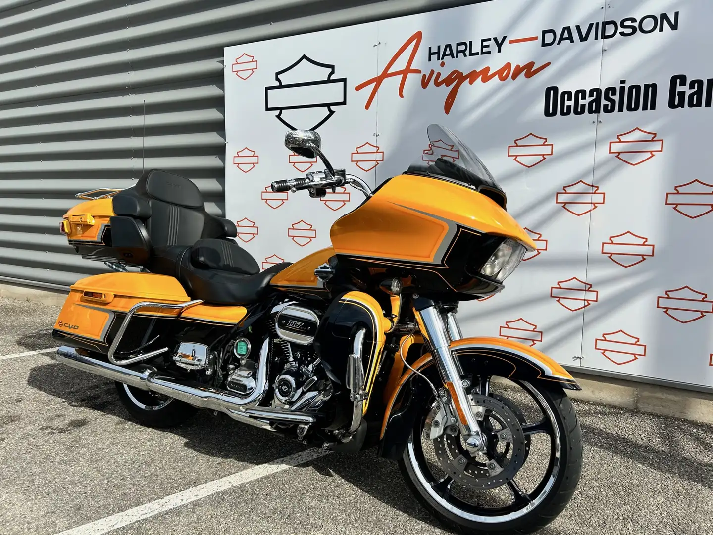 Harley-Davidson Road Glide Żółty - 2