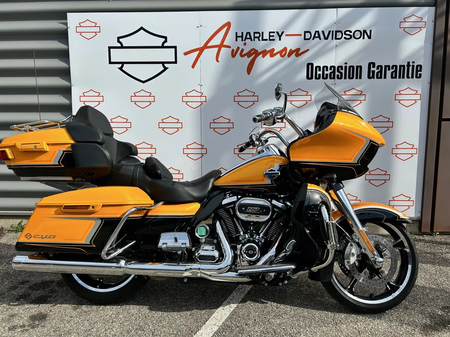Harley-Davidson Road Glide Żółty - 1