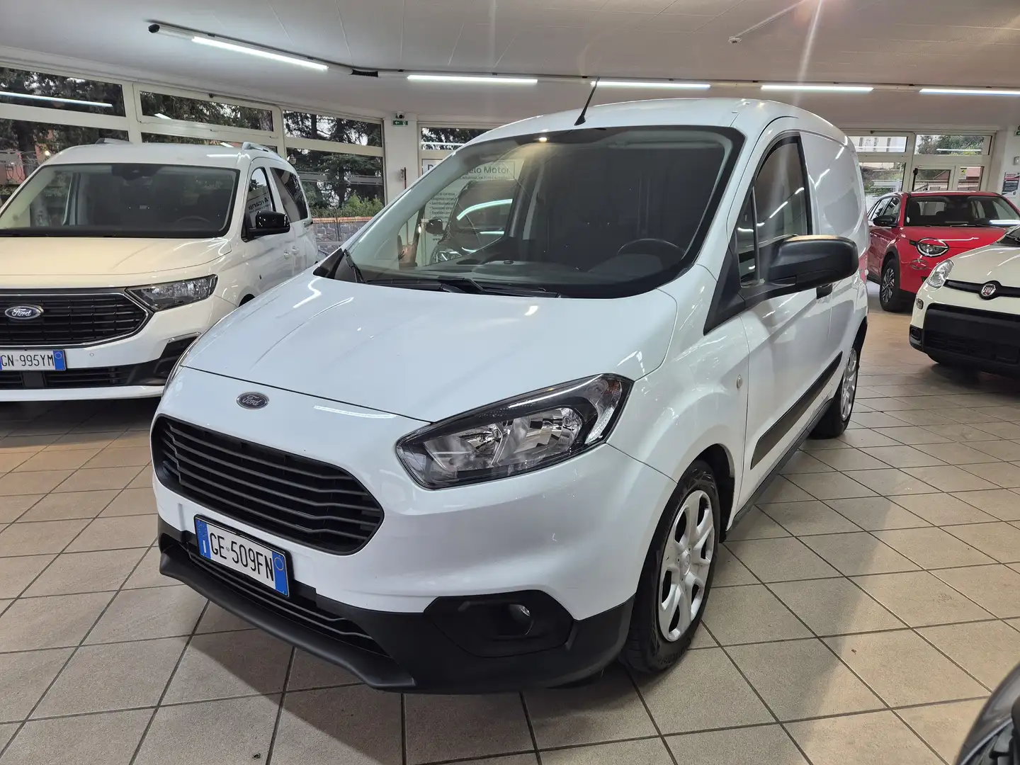 Ford Transit Courier Bianco - 1
