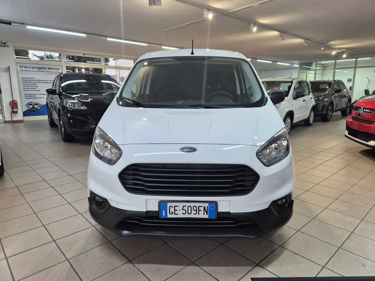 Ford Transit Courier Bianco - 2