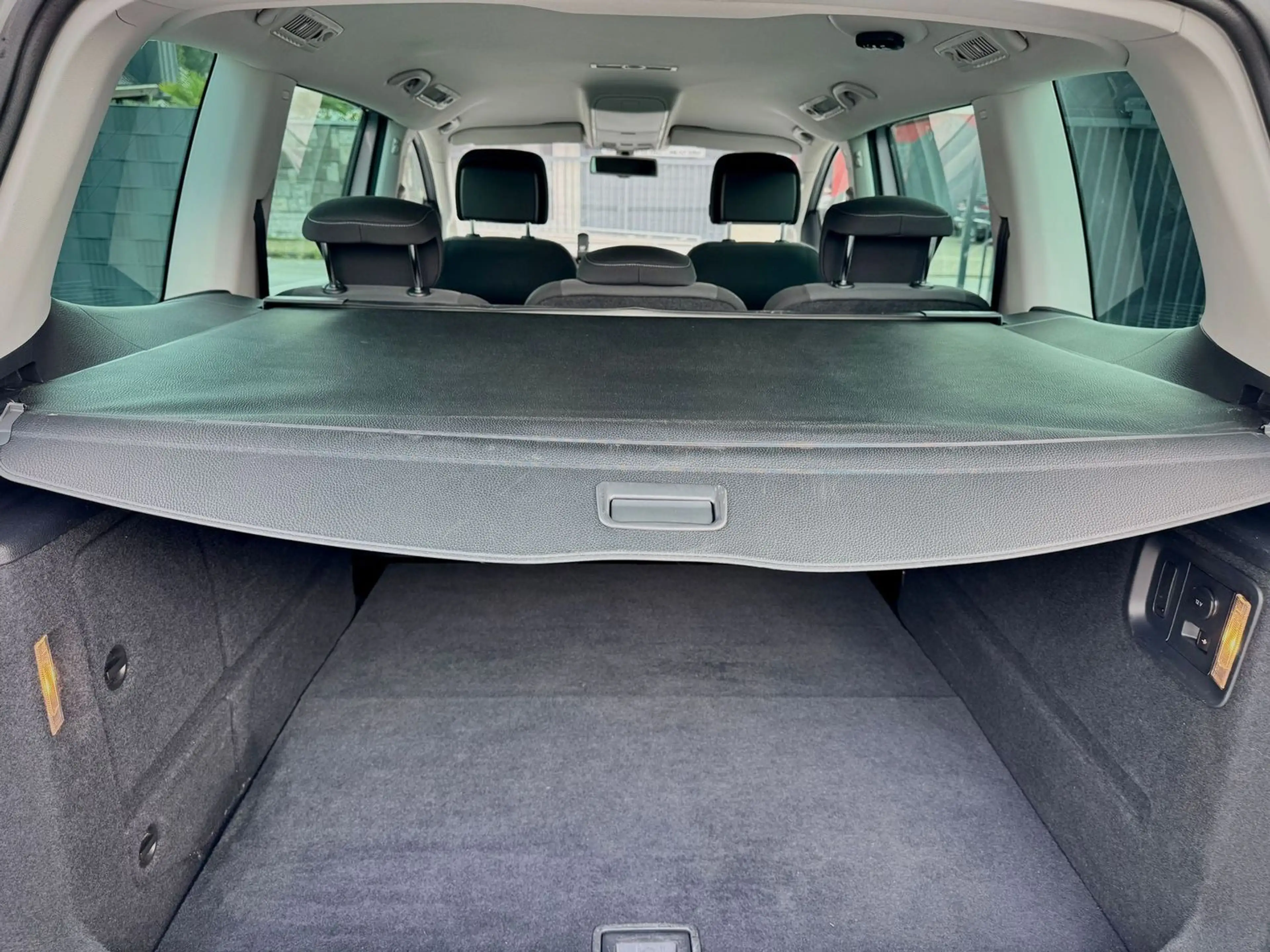 Volkswagen Sharan Life '2.Hand'LED'E.Schibetür'SHZ'Klima' — photo 13