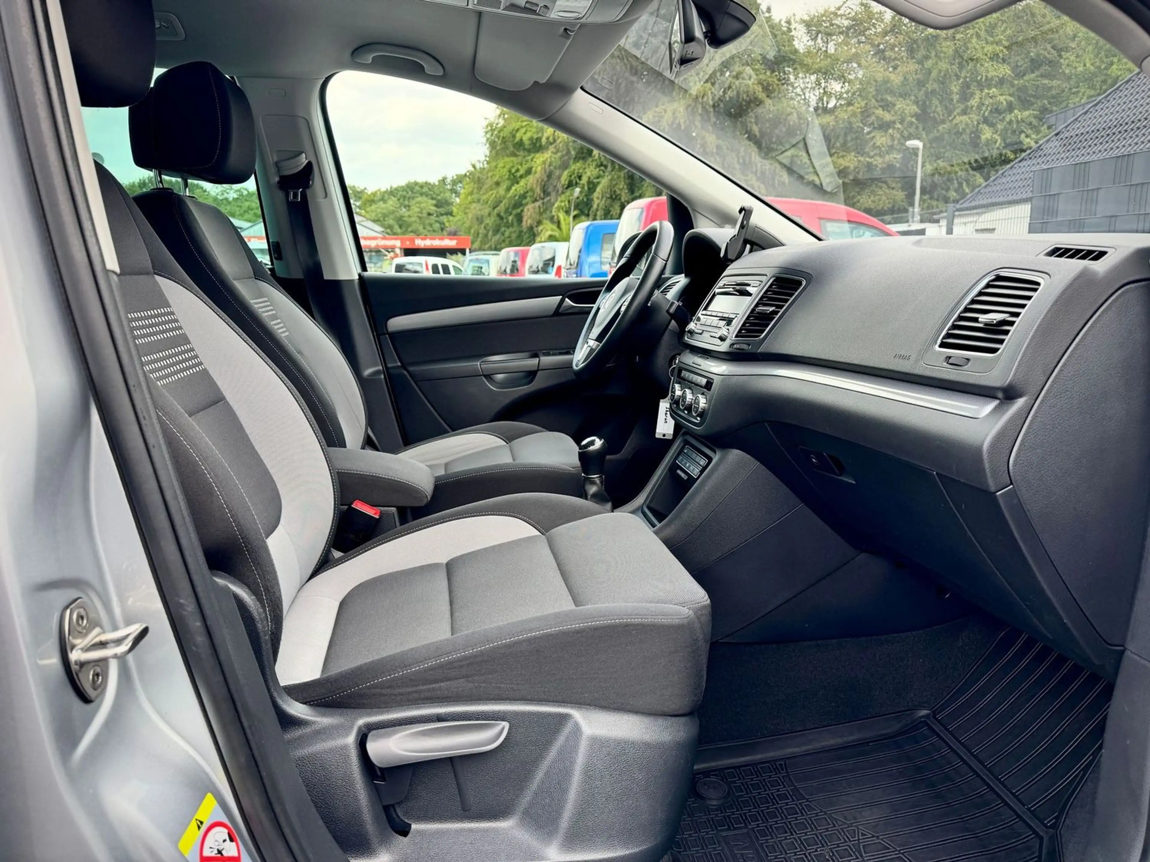 Volkswagen Sharan Life '2.Hand'LED'E.Schibetür'SHZ'Klima' — photo 11