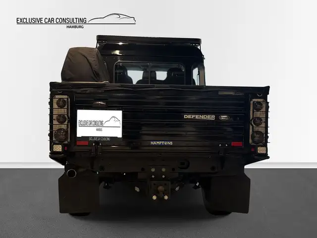 Land Rover Defender 130 view 5