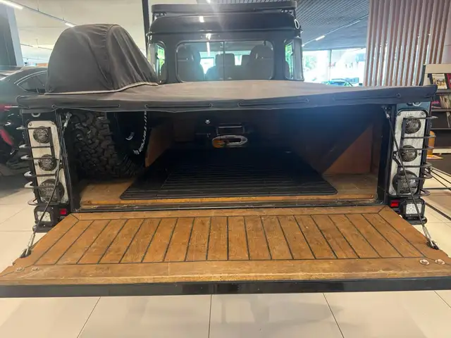 Land Rover Defender 130 view 14