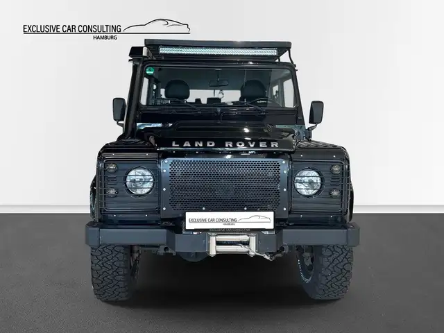 Land Rover Defender 130 view 2