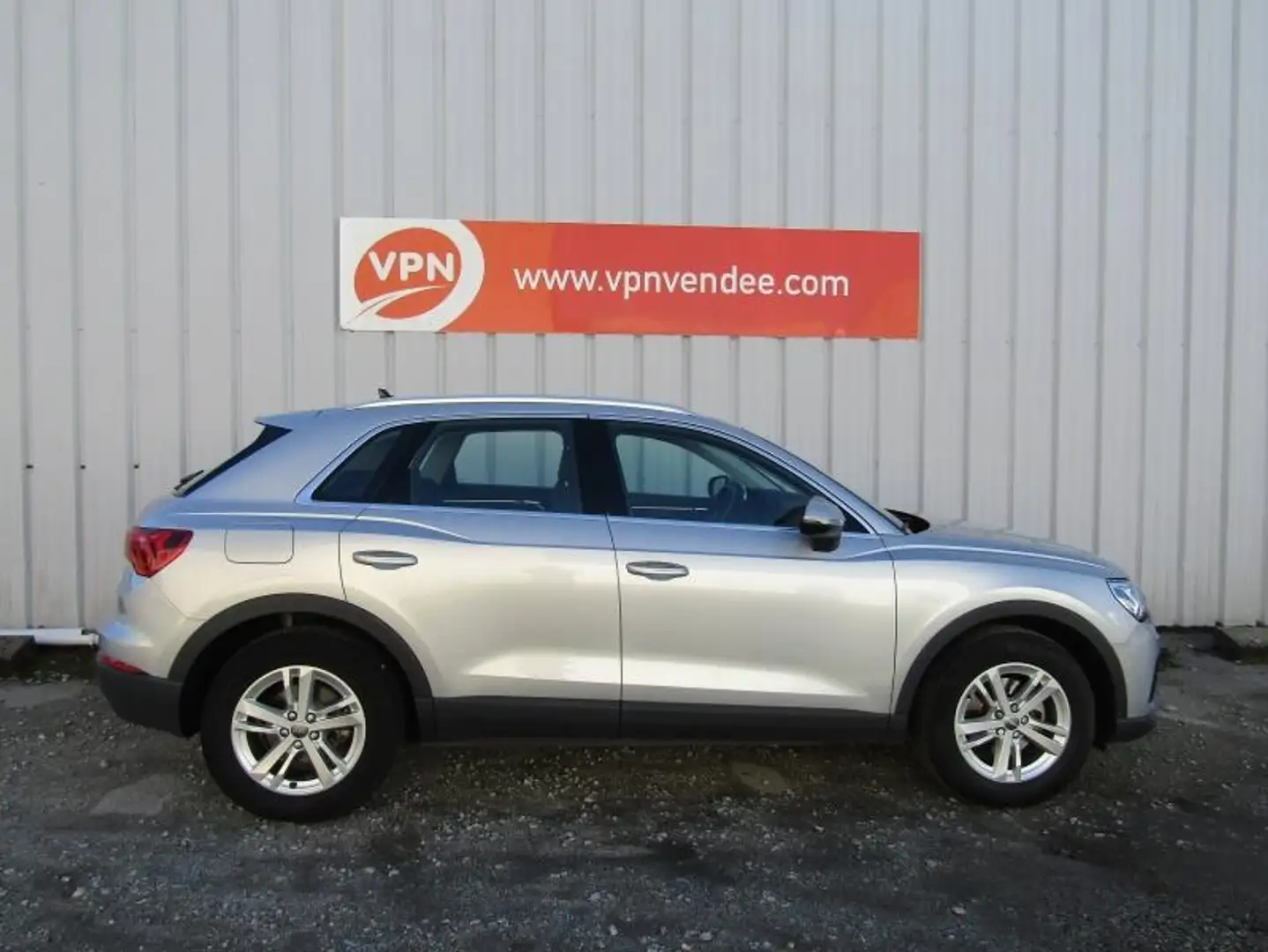 Audi Q3 35 TFSI 150ch Design Argent - 2