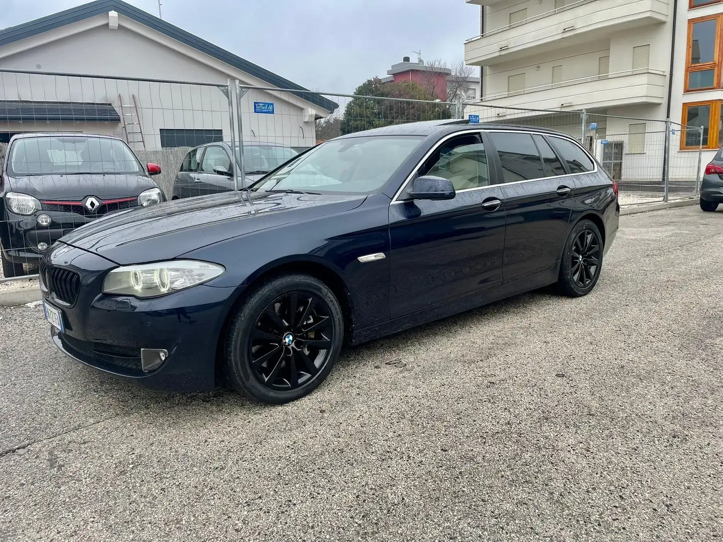 BMW 525 Serie 5 F11 Touring 525d Touring xdrive Futurauto plava - 1