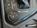Volkswagen Tiguan II 2.0 TDI 150 ch Start/Stop DSG7 Carat Exclusive R-Line / Toit Ouvrant / Entretien Complet Noir - thumbnail 40
