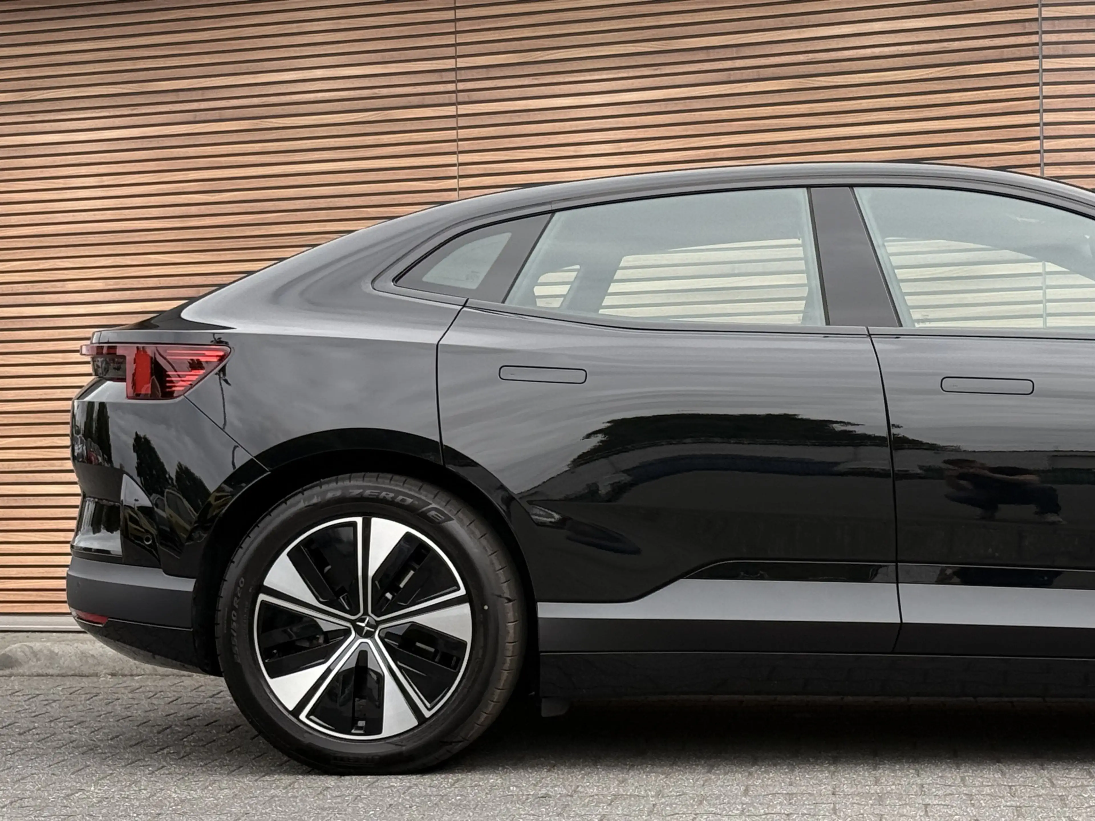 Polestar 4 Long Range Single motor 100 kWh Cruise control ada — photo 21