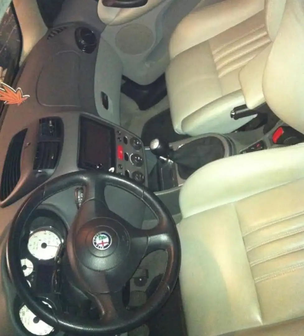 Alfa Romeo 147 5p 1.9 jtd Distinctive 120cv - 1