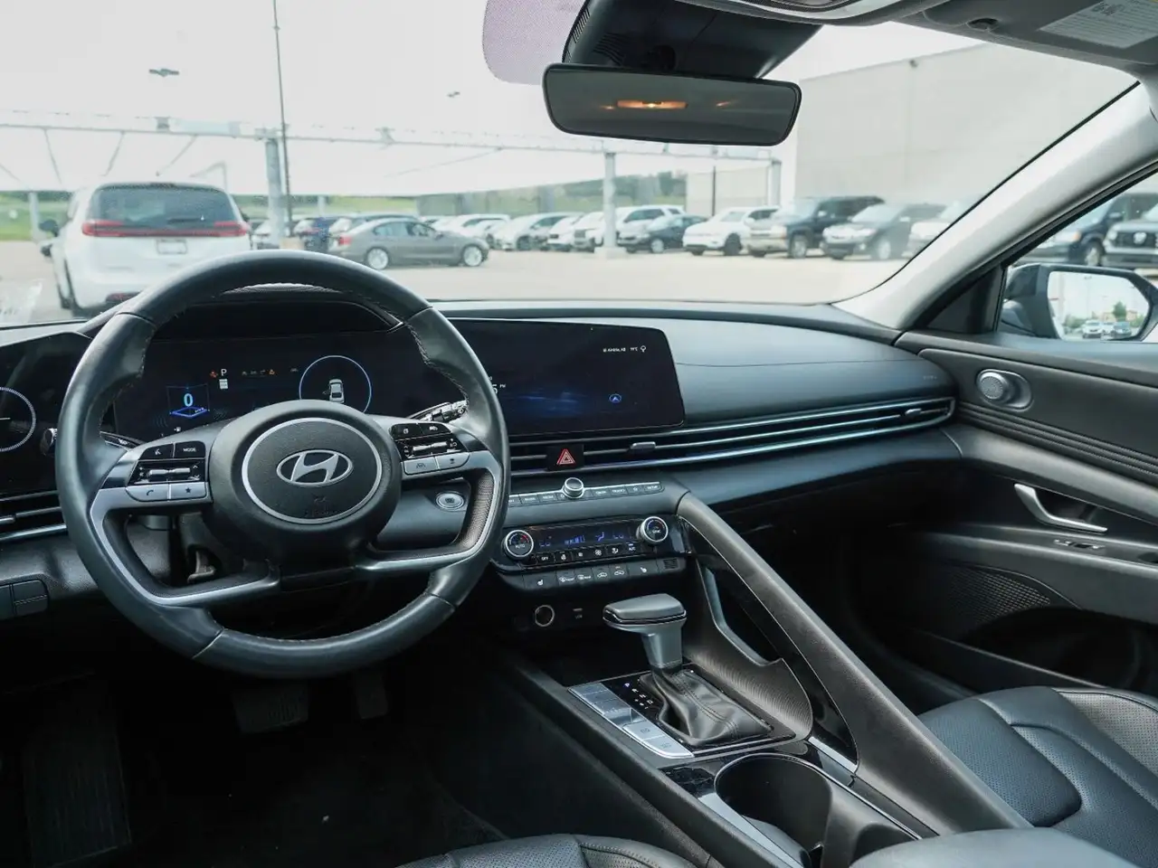 Hyundai ELANTRA fotografie Hyundai ELANTRA