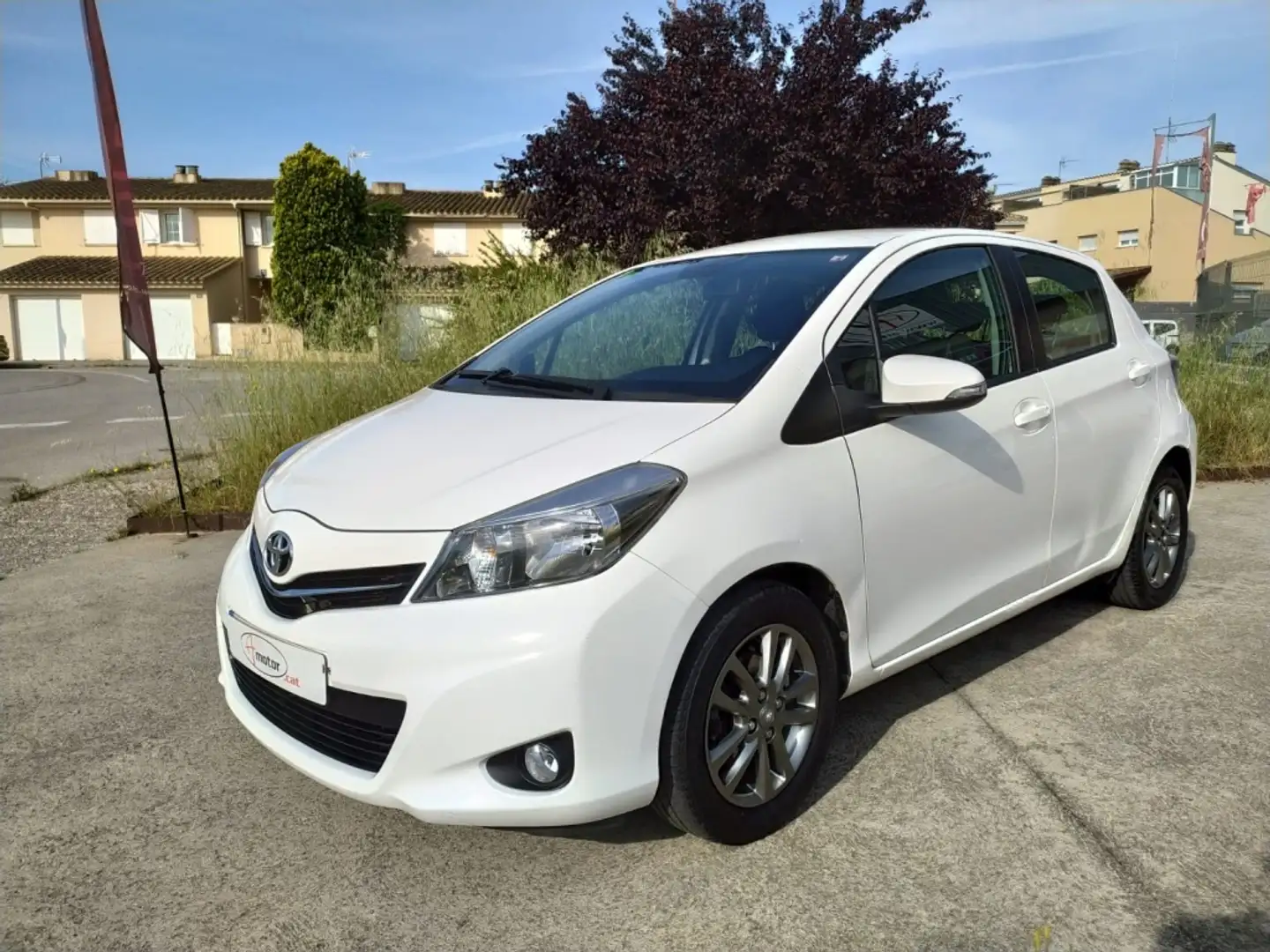 Toyota Yaris 1.0 VVT-I 70CV ACTIVE 5P Bílá - 1